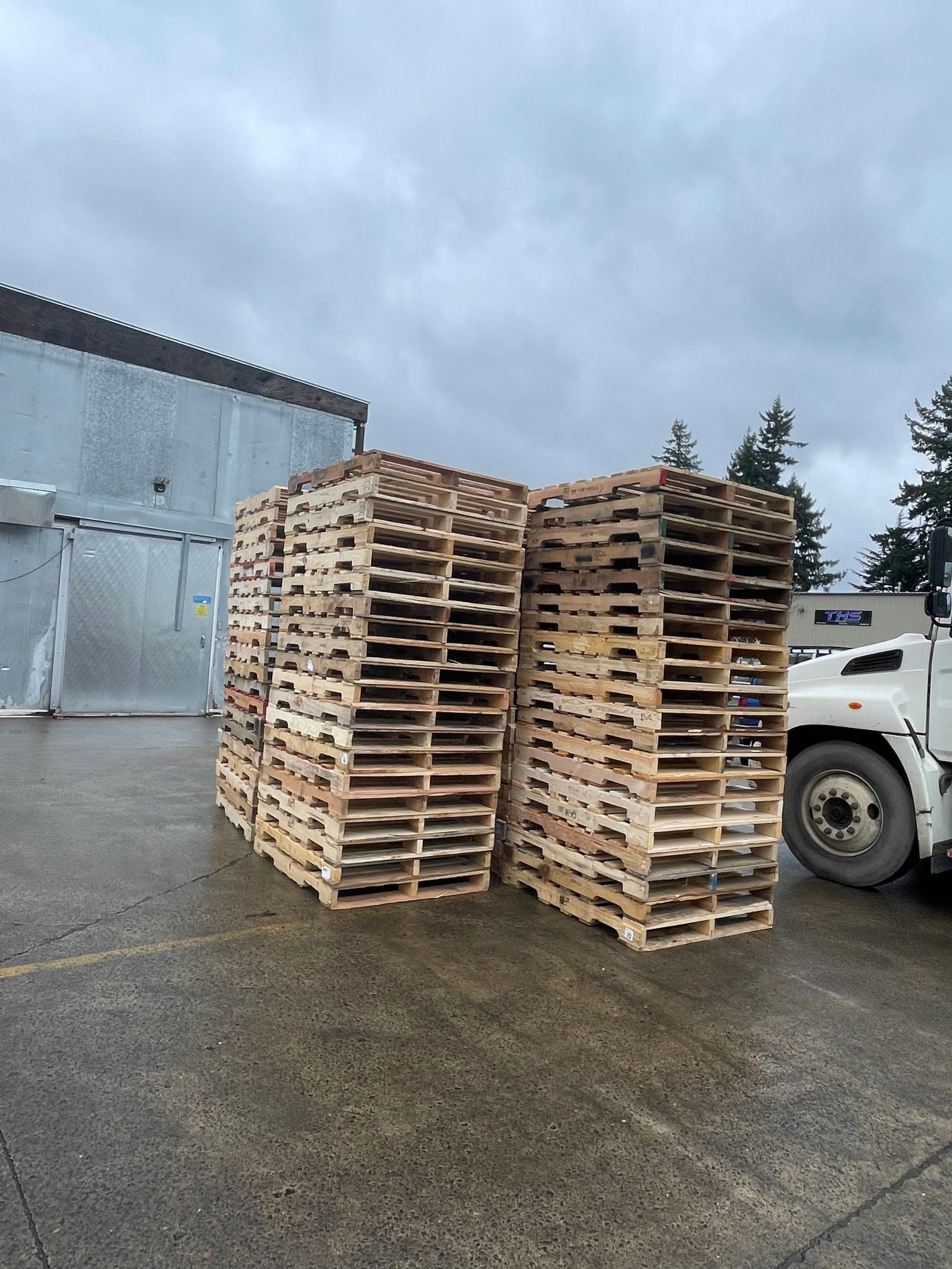 Standard & Repaired Pallets image 3