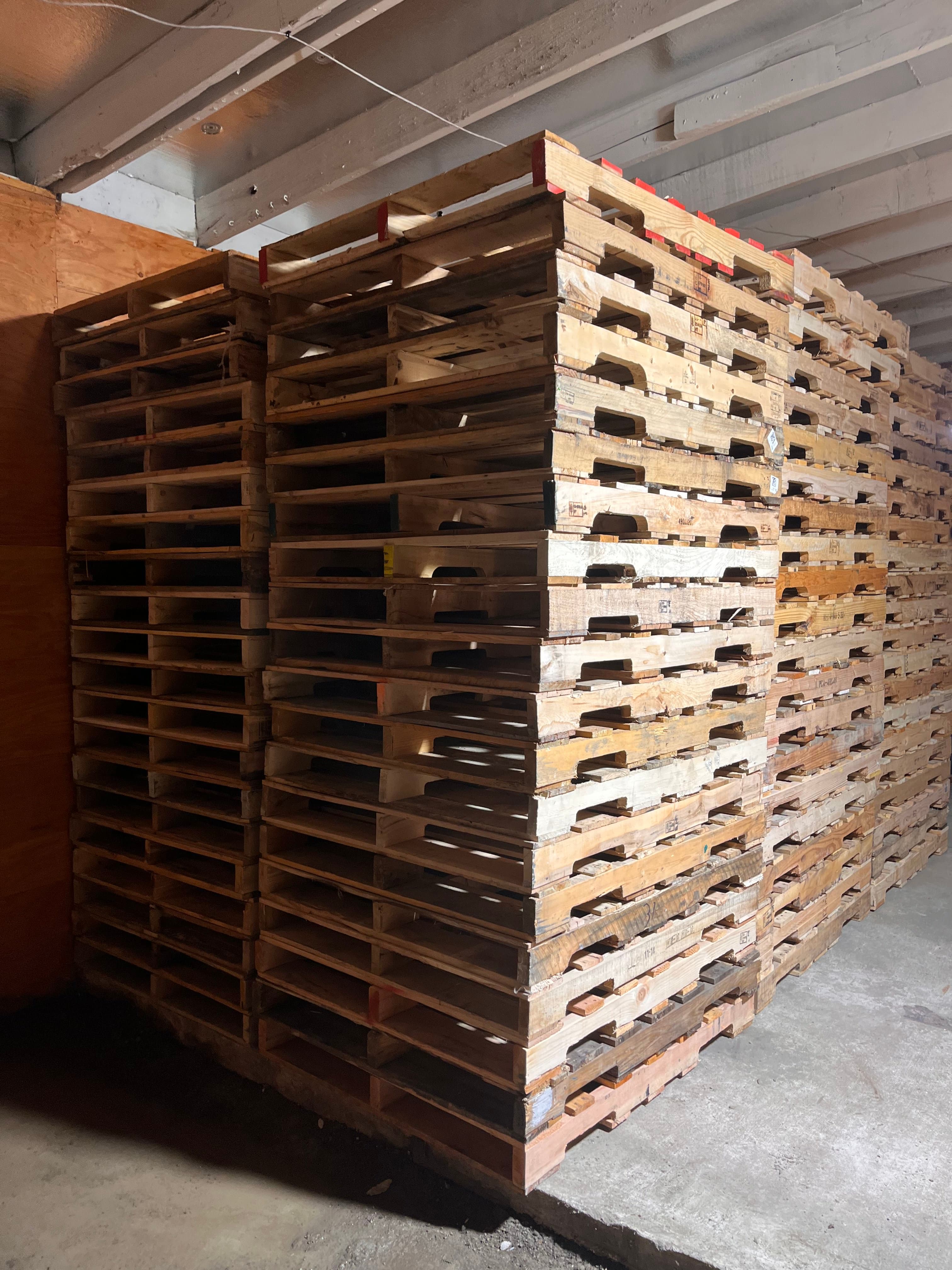 Standard & Repaired Pallets image 4